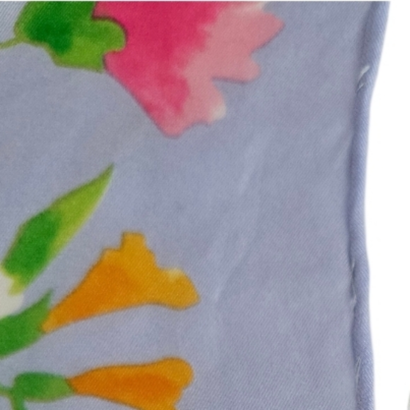 Ralph Lauren 100% Silk  Floral Patterned Scarf Hand Rolled Edges - Picture 6 of 6